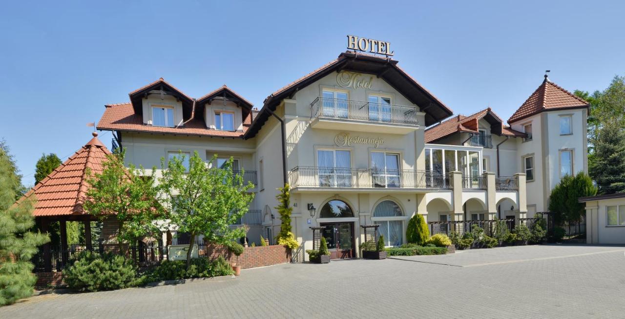 Hotel Mateo Stopnica ภายนอก รูปภาพ
