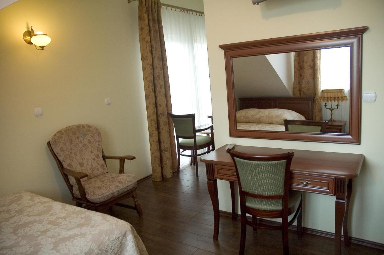 Hotel Mateo Stopnica ภายนอก รูปภาพ