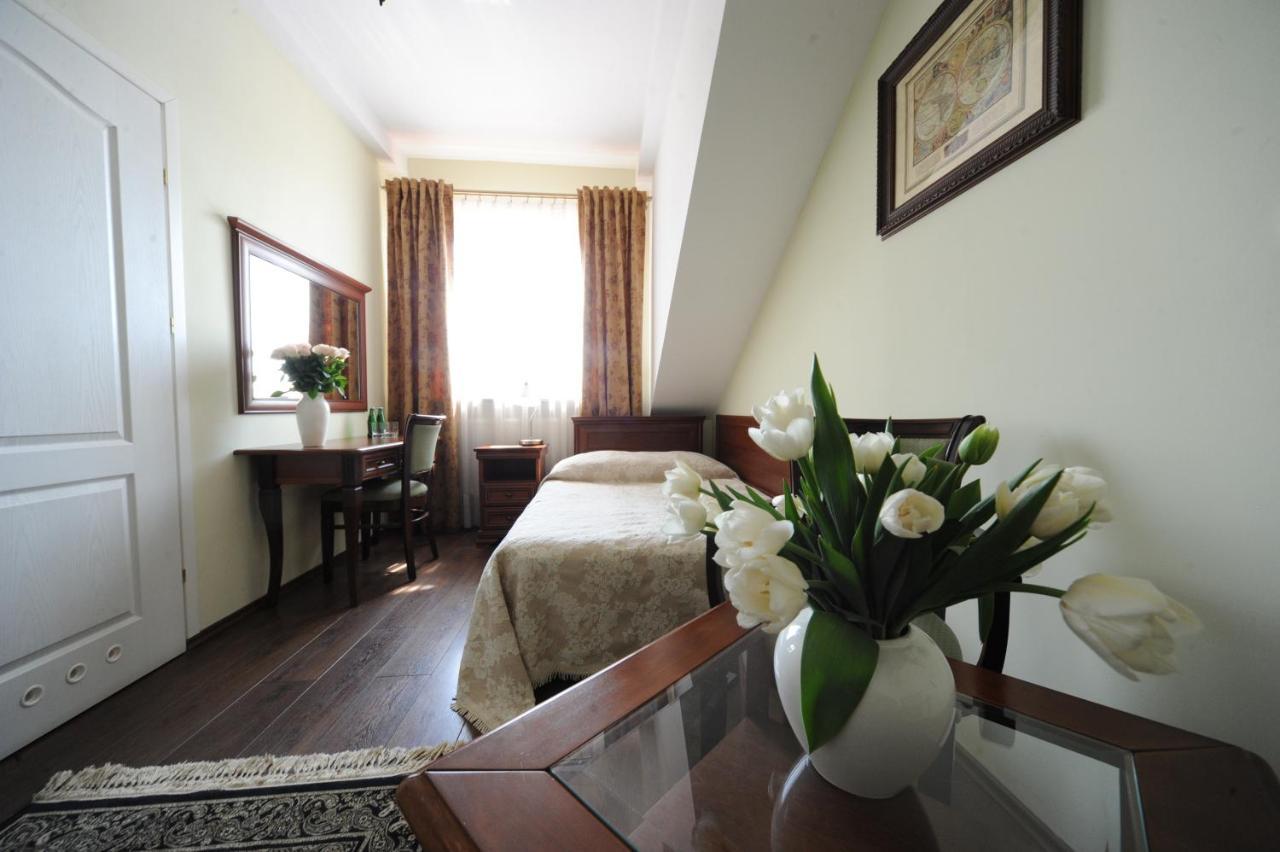 Hotel Mateo Stopnica ภายนอก รูปภาพ