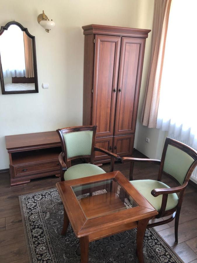 Hotel Mateo Stopnica ภายนอก รูปภาพ